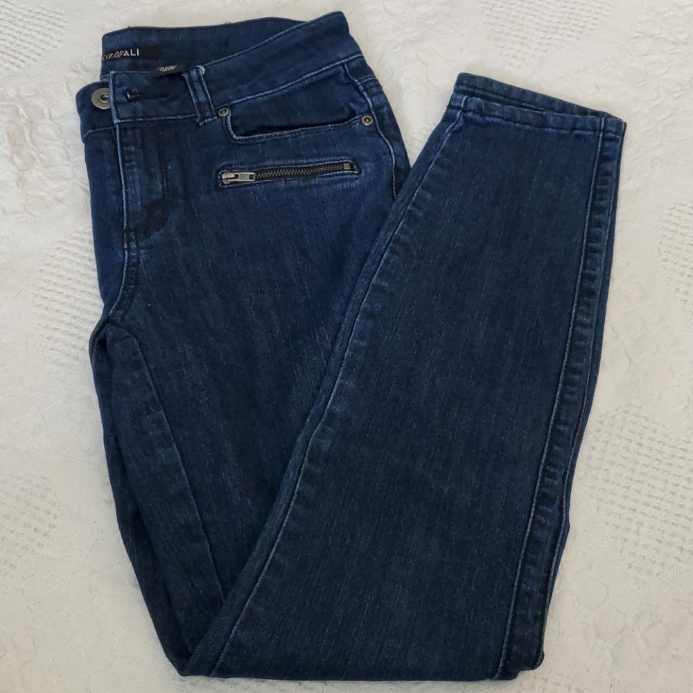 Roz and Ali skinny leg jean with zipper design